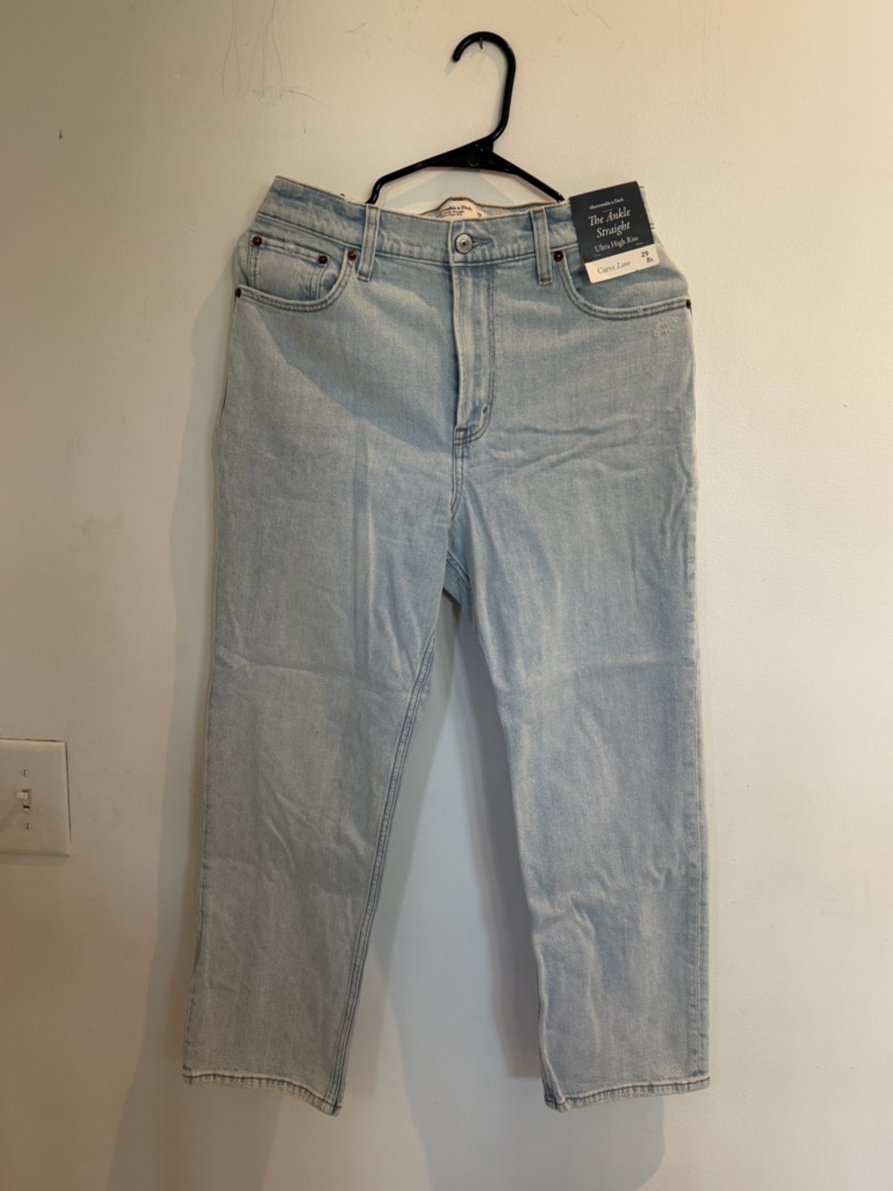 A&F Curve Love Ultra High Rise Ankle Straight Jean - Picture 2 of 3